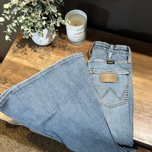 Women’s Lainey Wilson Wrangler Flares